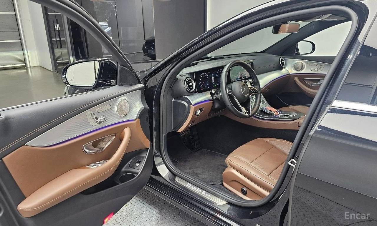 Mercedes-Benz E 350 4MATIC* BURMESTER* ОБДУХВАНЕ* ХЕДЪП* ДИСТРОНИК* , снимка 5 - Автомобили и джипове - 55311090