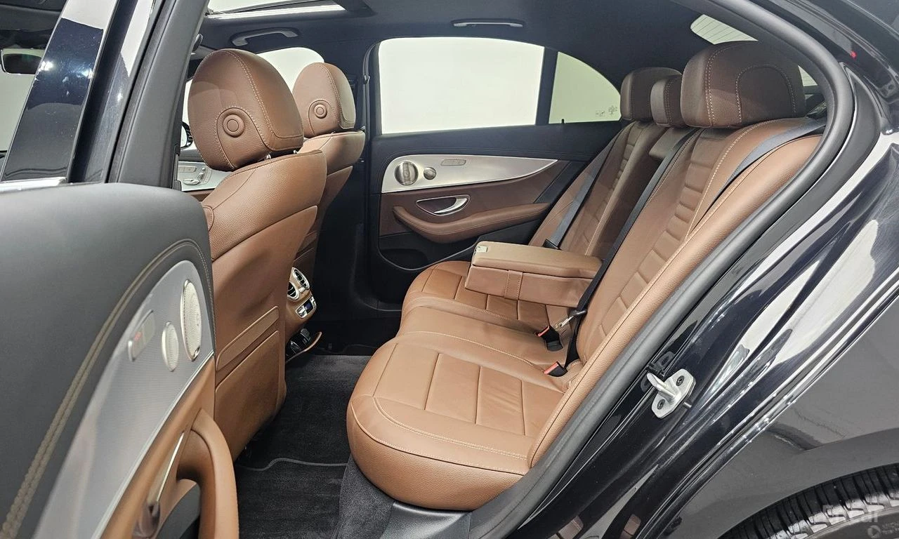 Mercedes-Benz E 350 4MATIC* BURMESTER* ОБДУХВАНЕ* ХЕДЪП* ДИСТРОНИК* , снимка 15 - Автомобили и джипове - 55311090