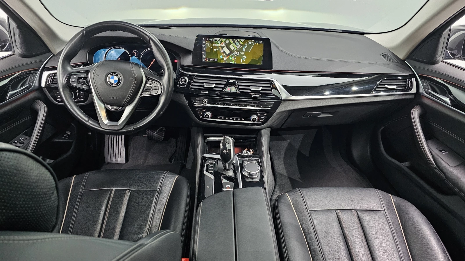 BMW 520 ЕЛ. БАГАЖНИК* HUD* BLIND SPOT* ЛЮК* КРАЙНА ЦЕНА, снимка 7 - Автомобили и джипове - 55344737