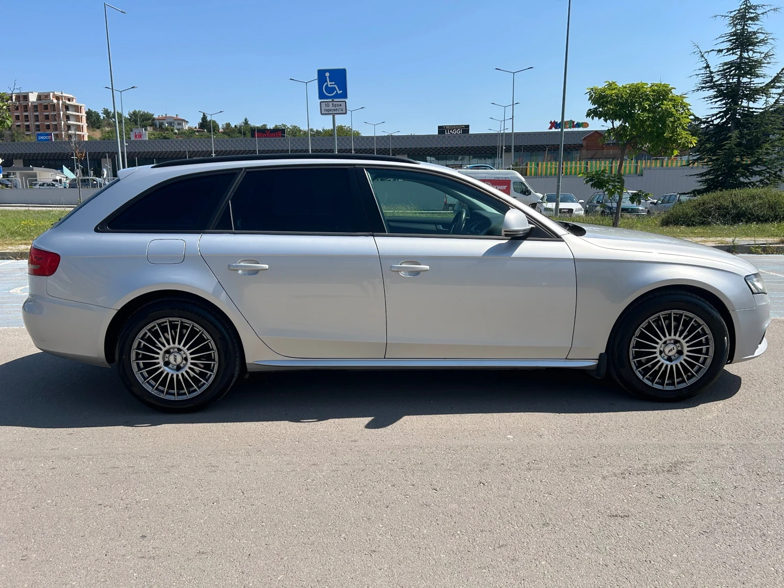 Audi A4 2.0TDI, снимка 4 - Автомобили и джипове - 55627735