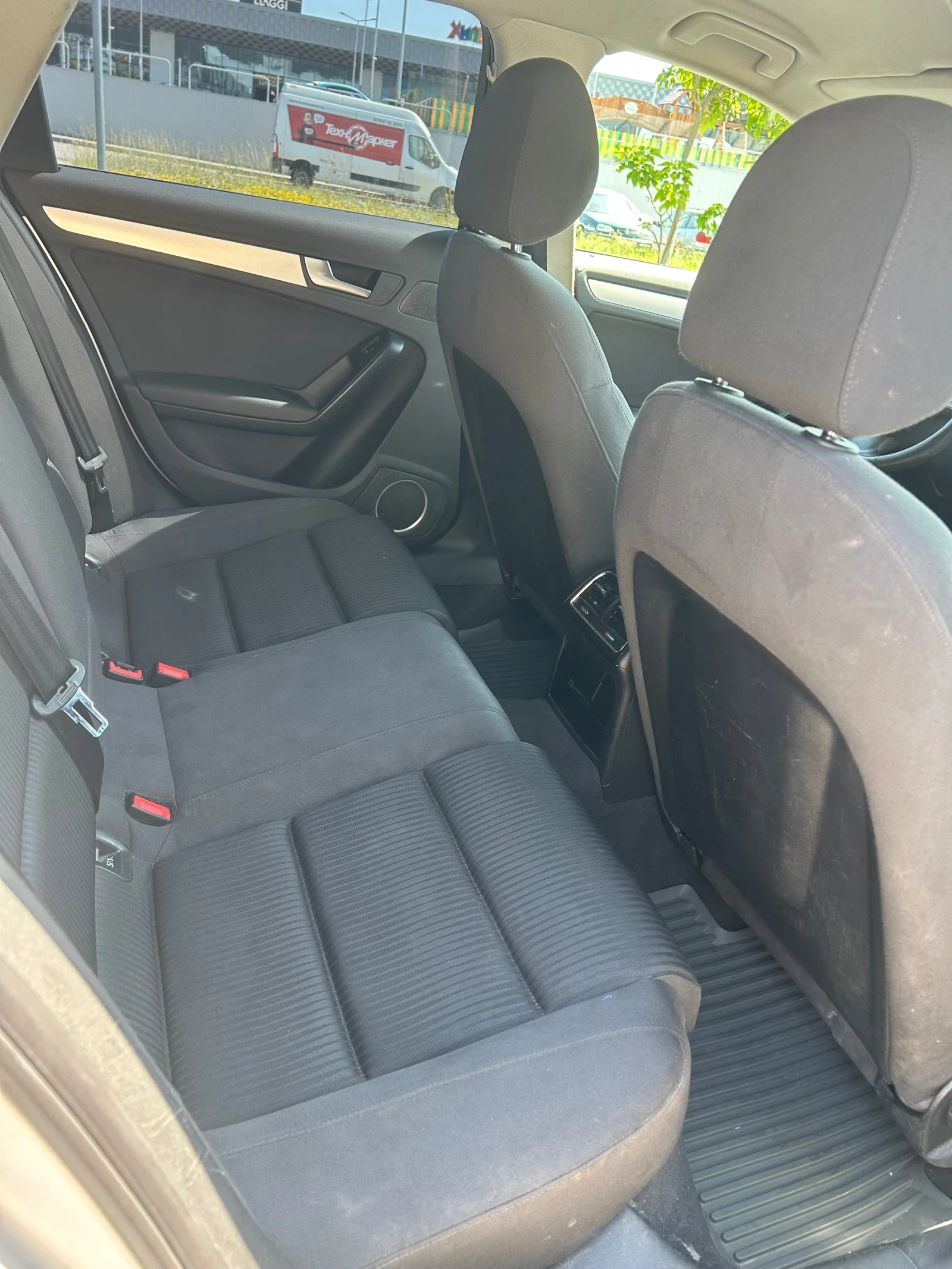 Audi A4 2.0TDI, снимка 7 - Автомобили и джипове - 55627735