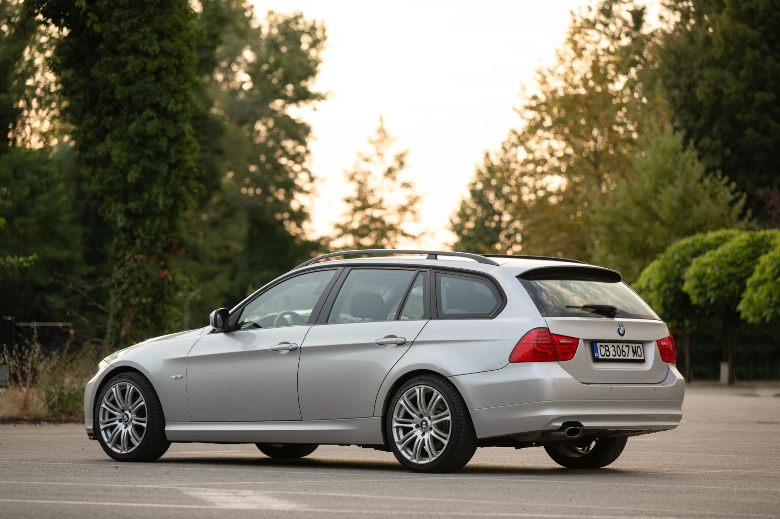 BMW 320 LCI 170 к.с. | РЪЧКА | ПАНОРАМА | 18" , снимка 5 - Автомобили и джипове - 55774077