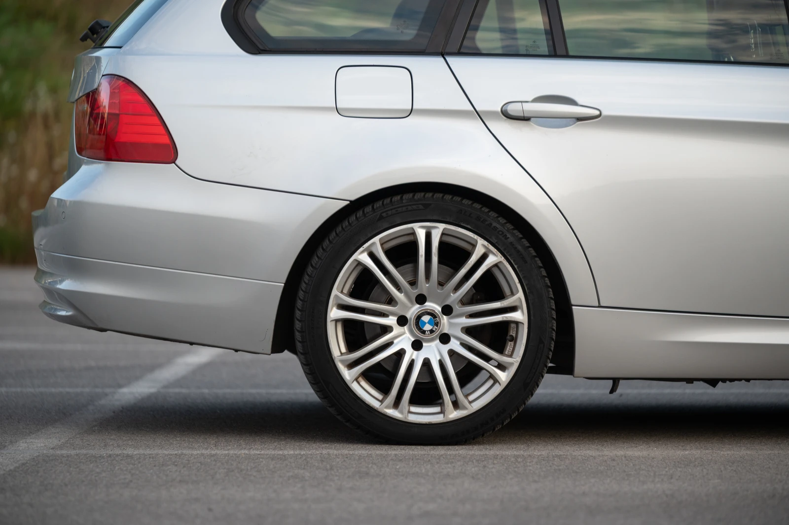 BMW 320 facelift, снимка 9 - Автомобили и джипове - 55774077