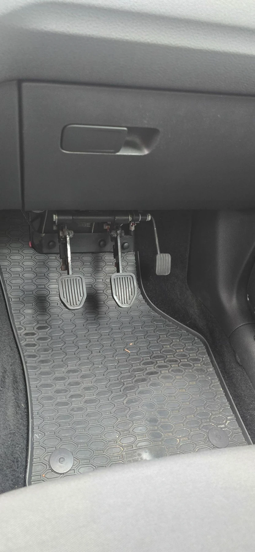 VW Golf Учебен 1.6TDI, снимка 9 - Автомобили и джипове - 55817551