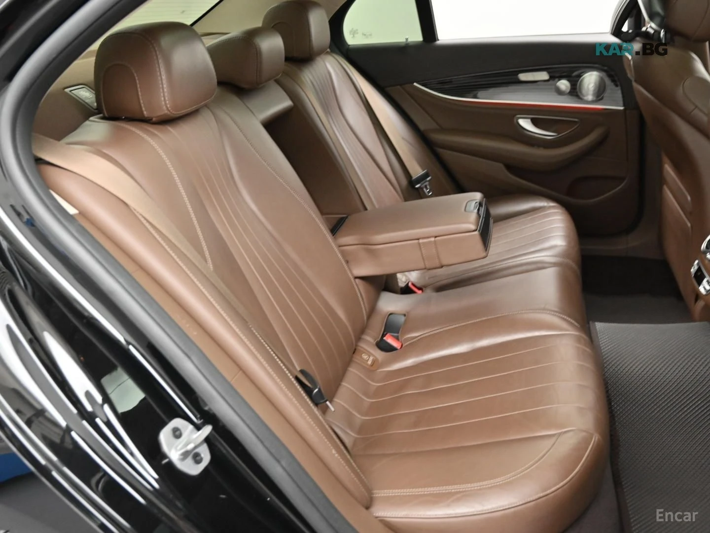 Mercedes-Benz E 450 4MATIC/360 VIEW/PANO/DRIVER ASSIST, снимка 12 - Автомобили и джипове - 56240444