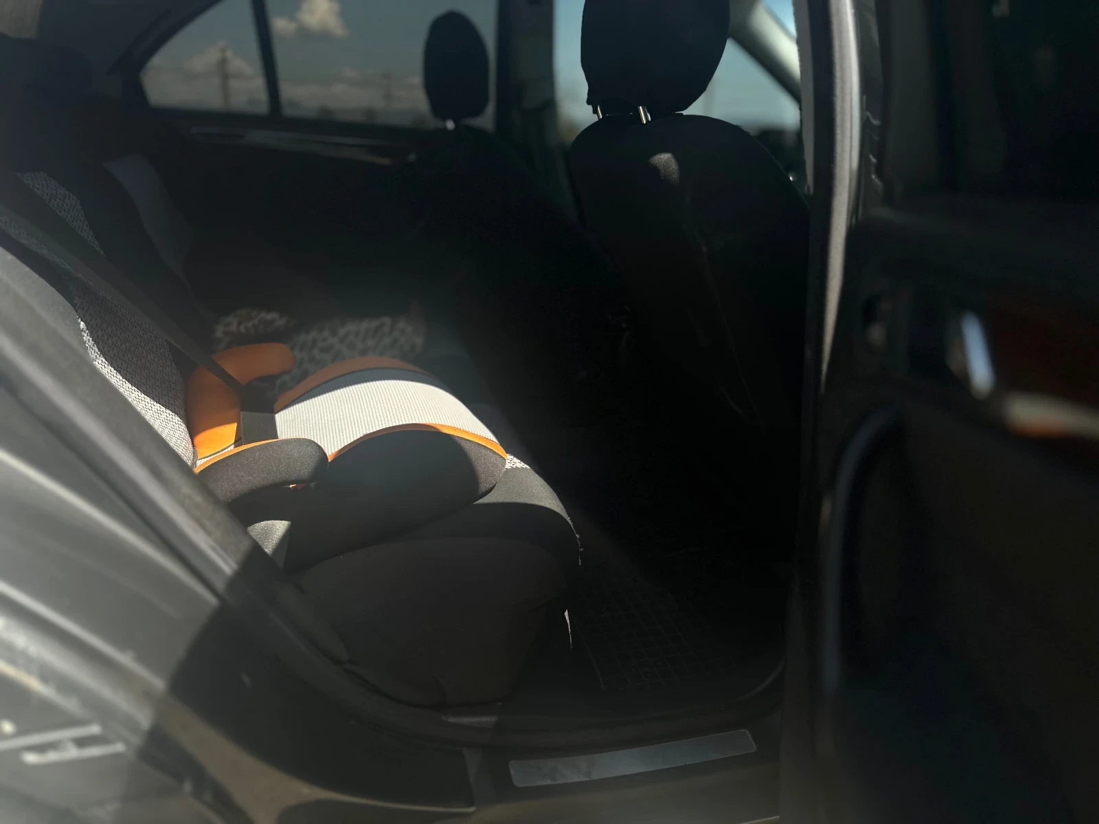 Mercedes-Benz C 220, снимка 8 - Автомобили и джипове - 56655999