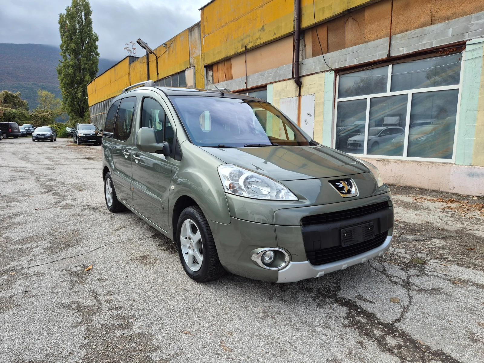 Peugeot Partner 1.6HDI KLIMA ITALY, снимка 3 - Автомобили и джипове - 56749921
