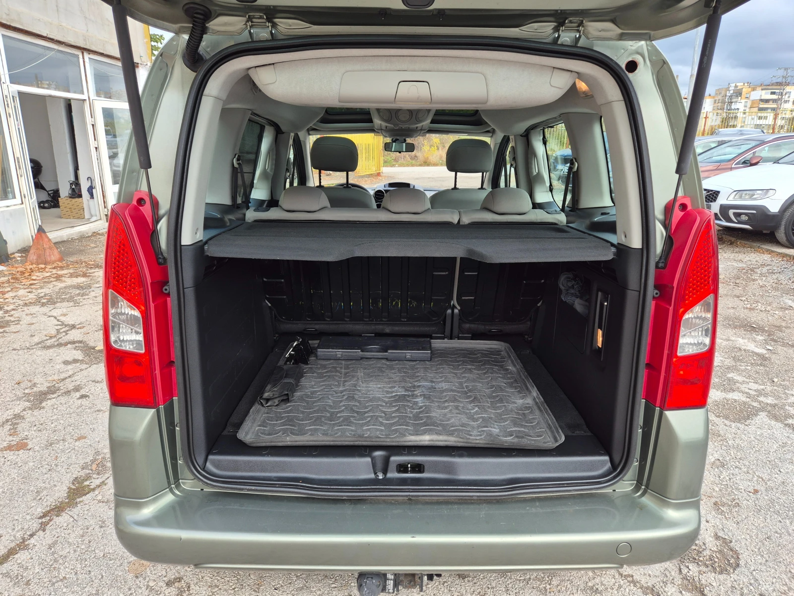 Peugeot Partner 1.6HDI KLIMA ITALY, снимка 9 - Автомобили и джипове - 56749921