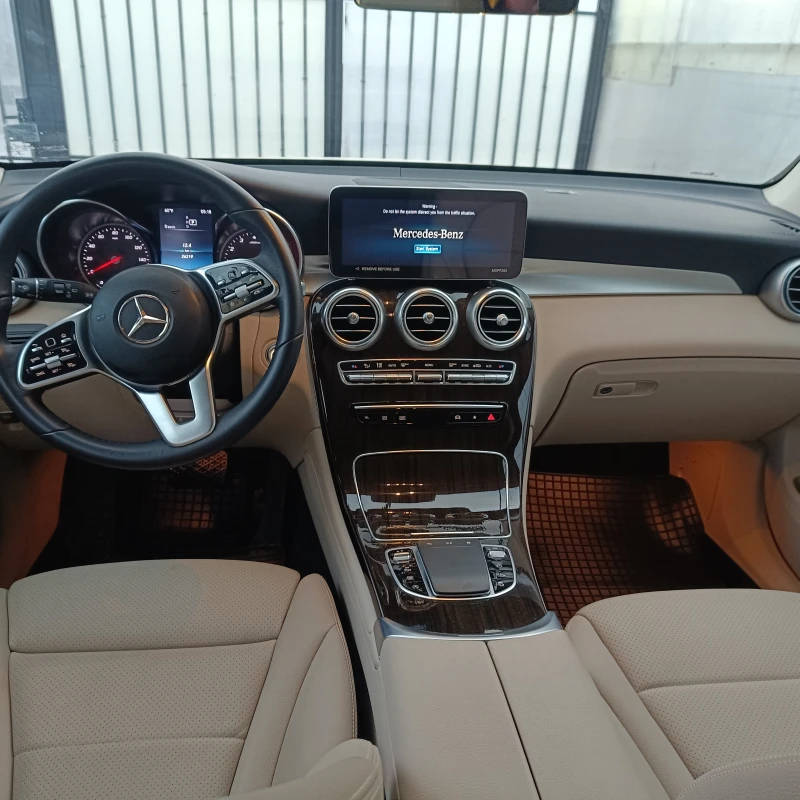 Mercedes-Benz GLC 300, снимка 8 - Автомобили и джипове - 48902671