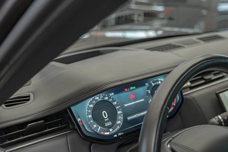 Land Rover Range rover P530/SV/SWB/Камера/Обдухване/Meridian 3D/HuD/Масаж, снимка 12 - Автомобили и джипове - 53395069