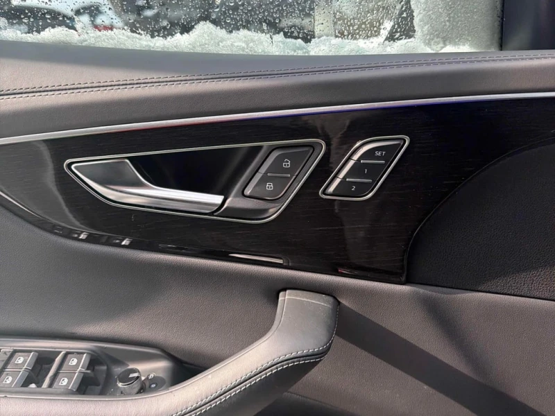 Audi Q8 * Technik * CARFAX * S-LINE * 360 * B&O, снимка 13 - Автомобили и джипове - 53397389