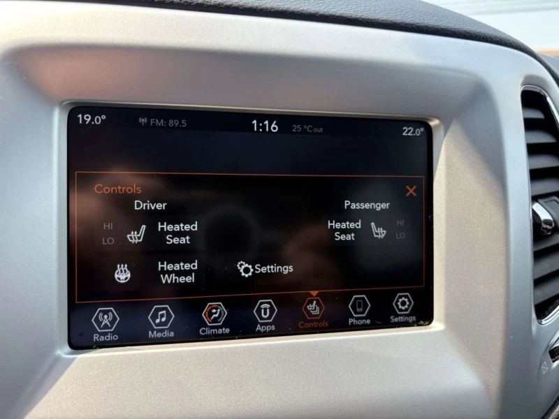 Jeep Compass * Sport * CARFAX * ФИКСИРАНА ЦЕНА, снимка 15 - Автомобили и джипове - 53452844