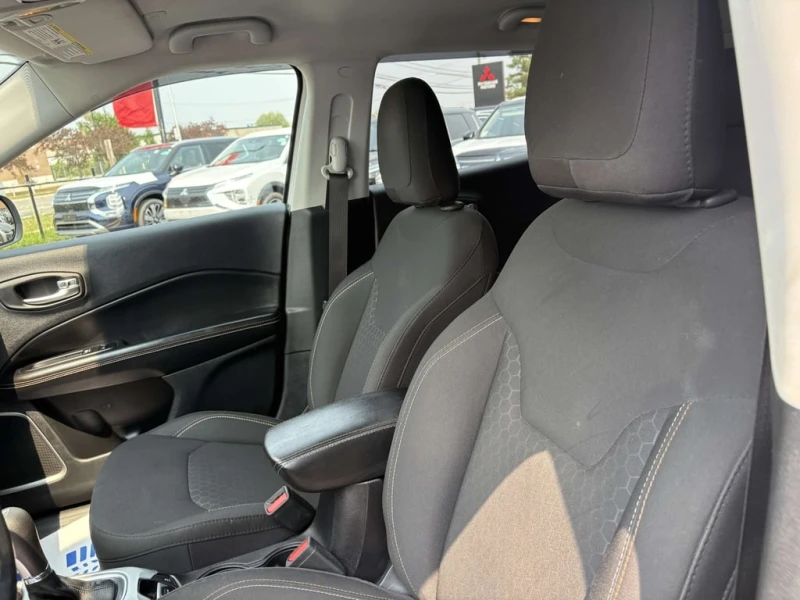 Jeep Compass * Sport * CARFAX * ФИКСИРАНА ЦЕНА, снимка 11 - Автомобили и джипове - 53452844