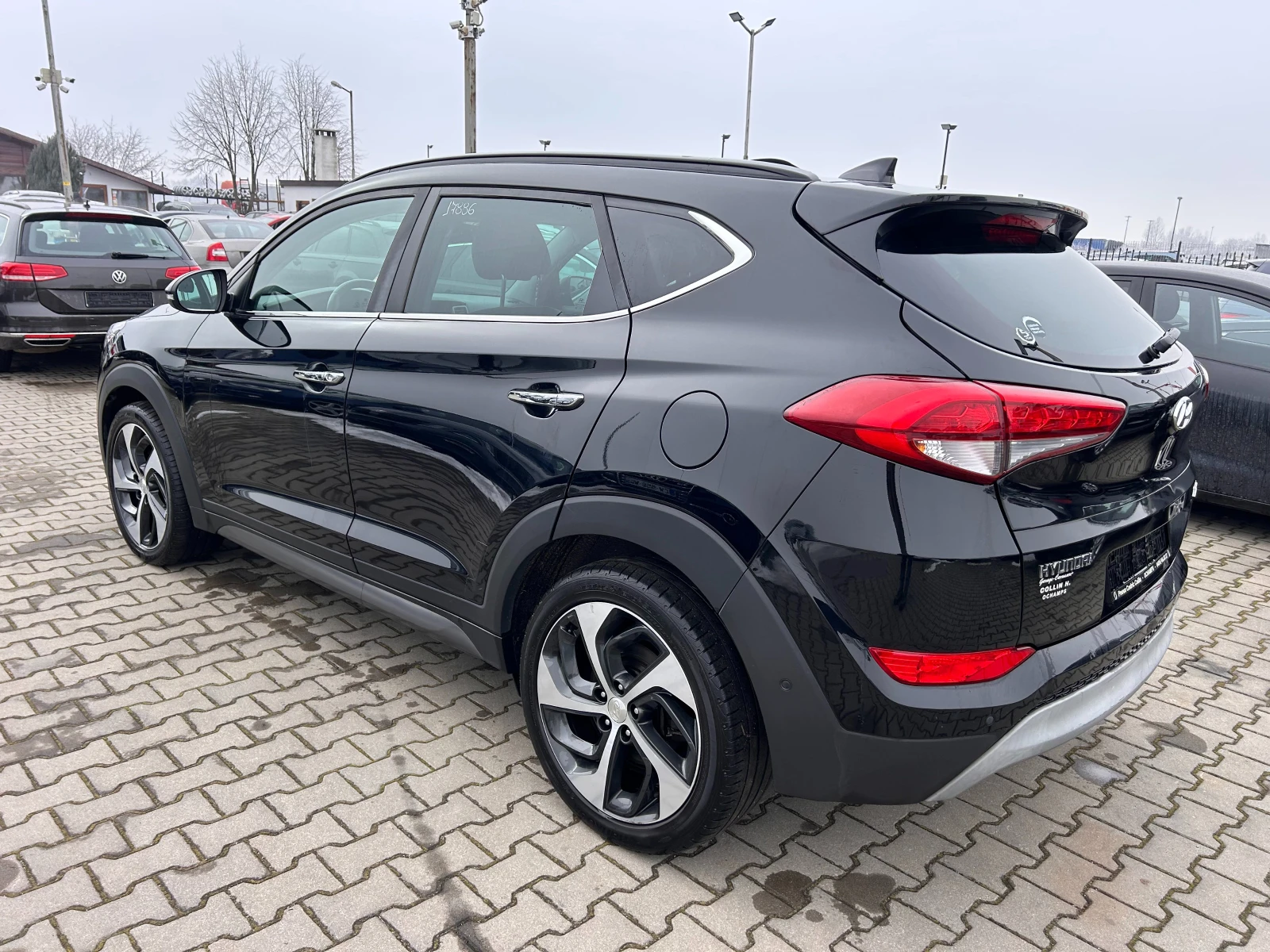 Hyundai Tucson 2.0CRDI 4WD AVTOMAT/NAVI/KOJA/PANORAMA EURO 6 - изображение 8