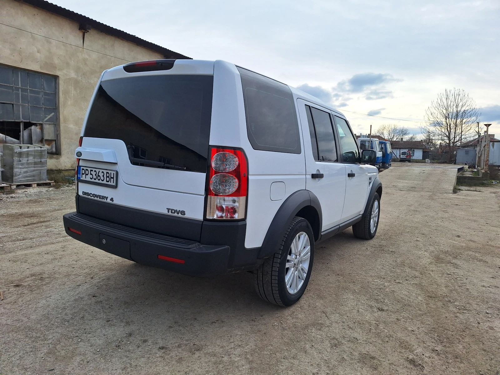 Land Rover Discovery 3.0 v6 - изображение 4