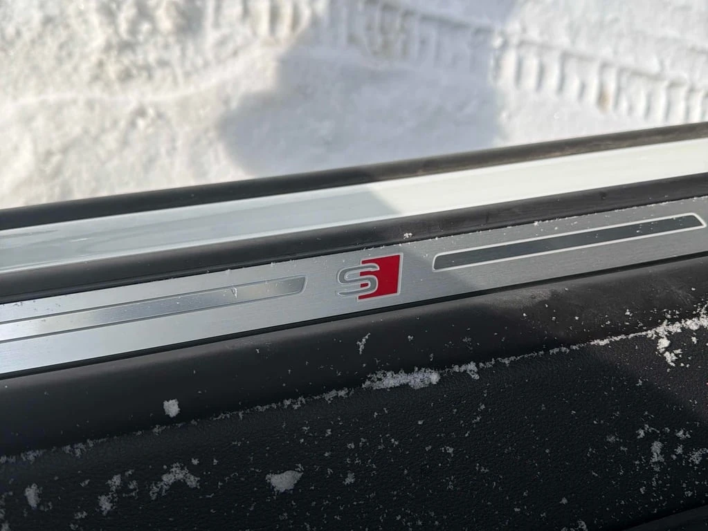 Audi Q8 * Technik * CARFAX * S-LINE * 360 * B&O | Mobile.bg � ����������� 12