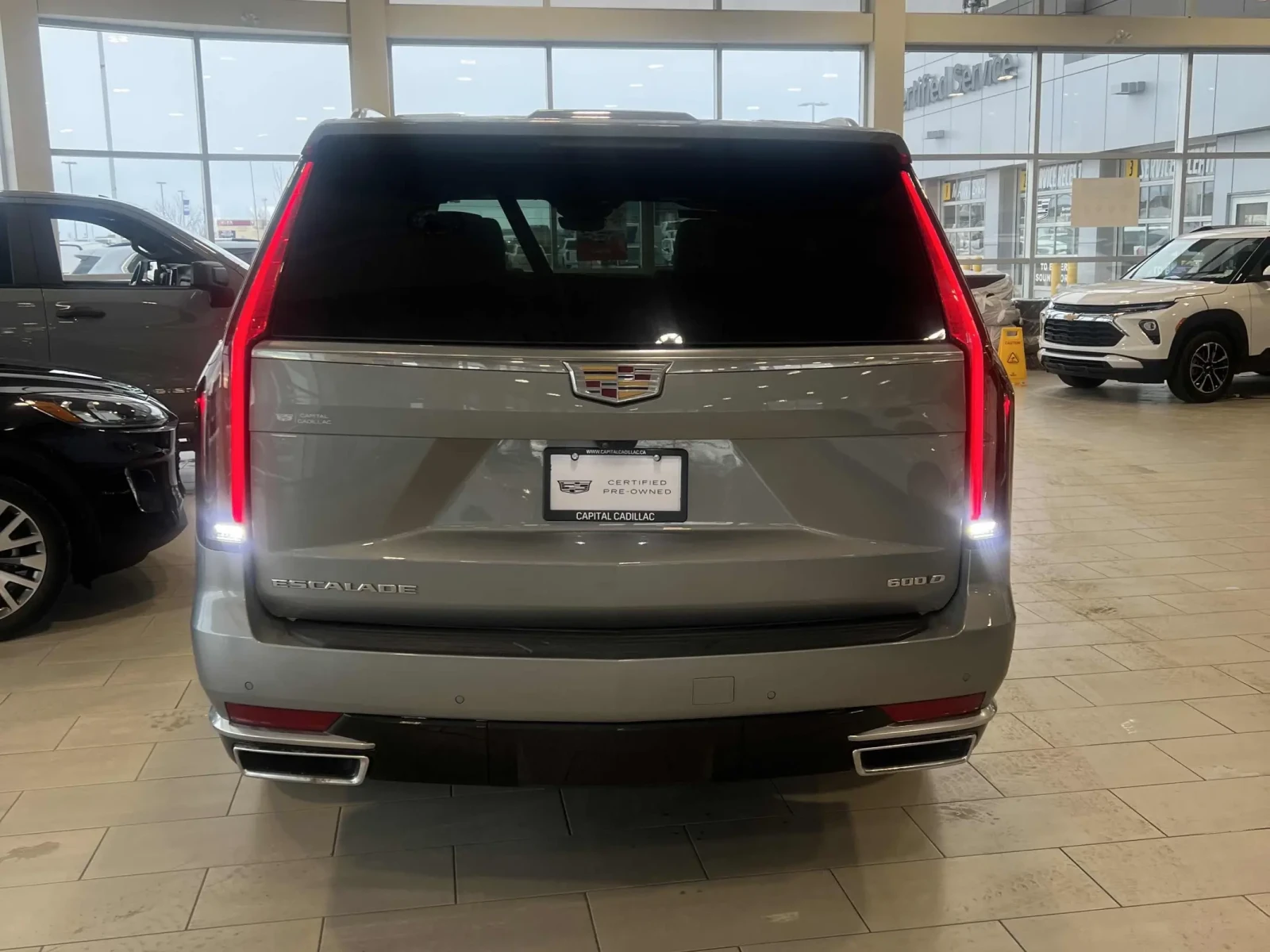 Cadillac Escalade 4WD 4dr Premium Luxury - изображение 5