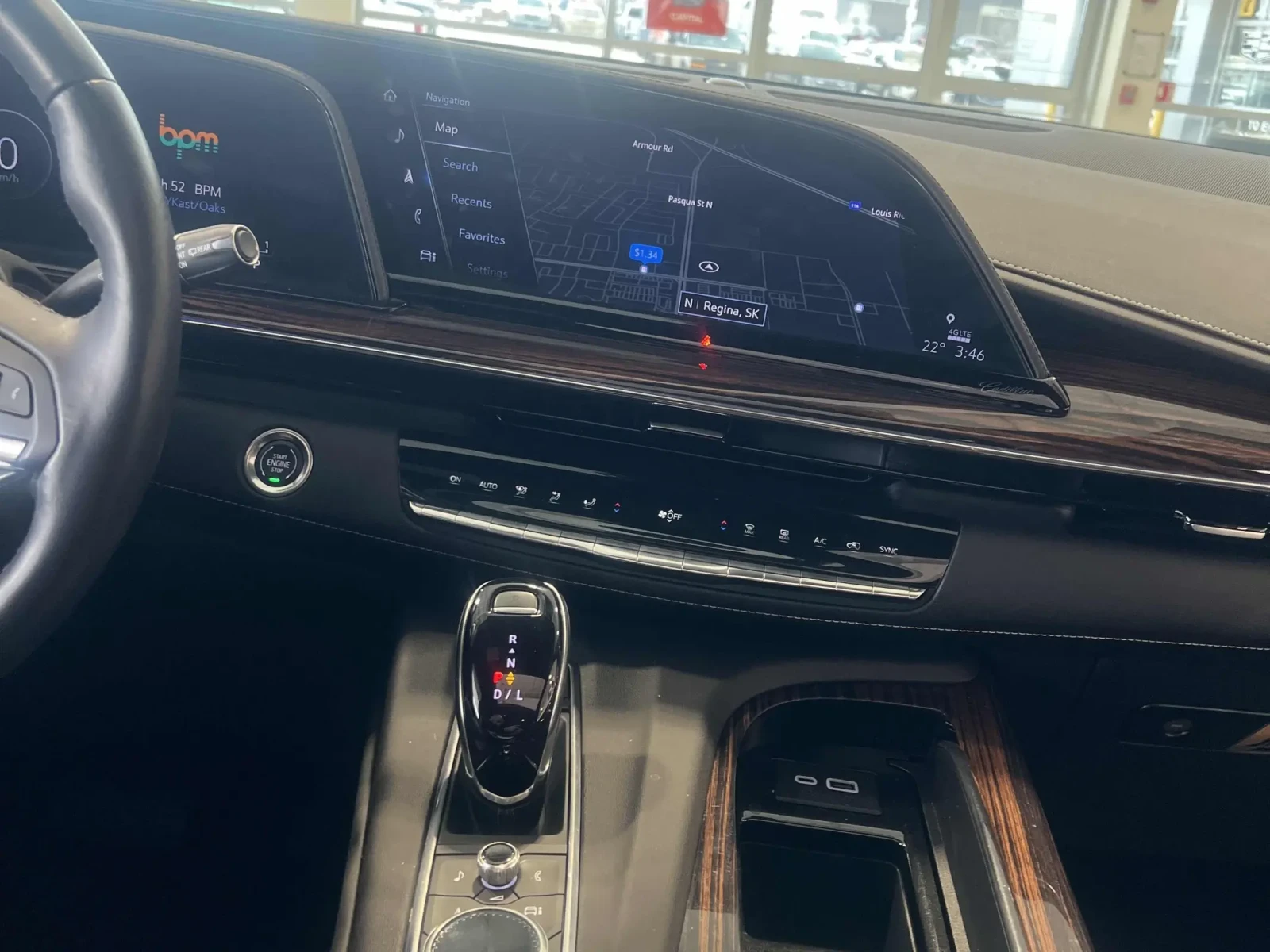 Cadillac Escalade 4WD 4dr Premium Luxury - изображение 8