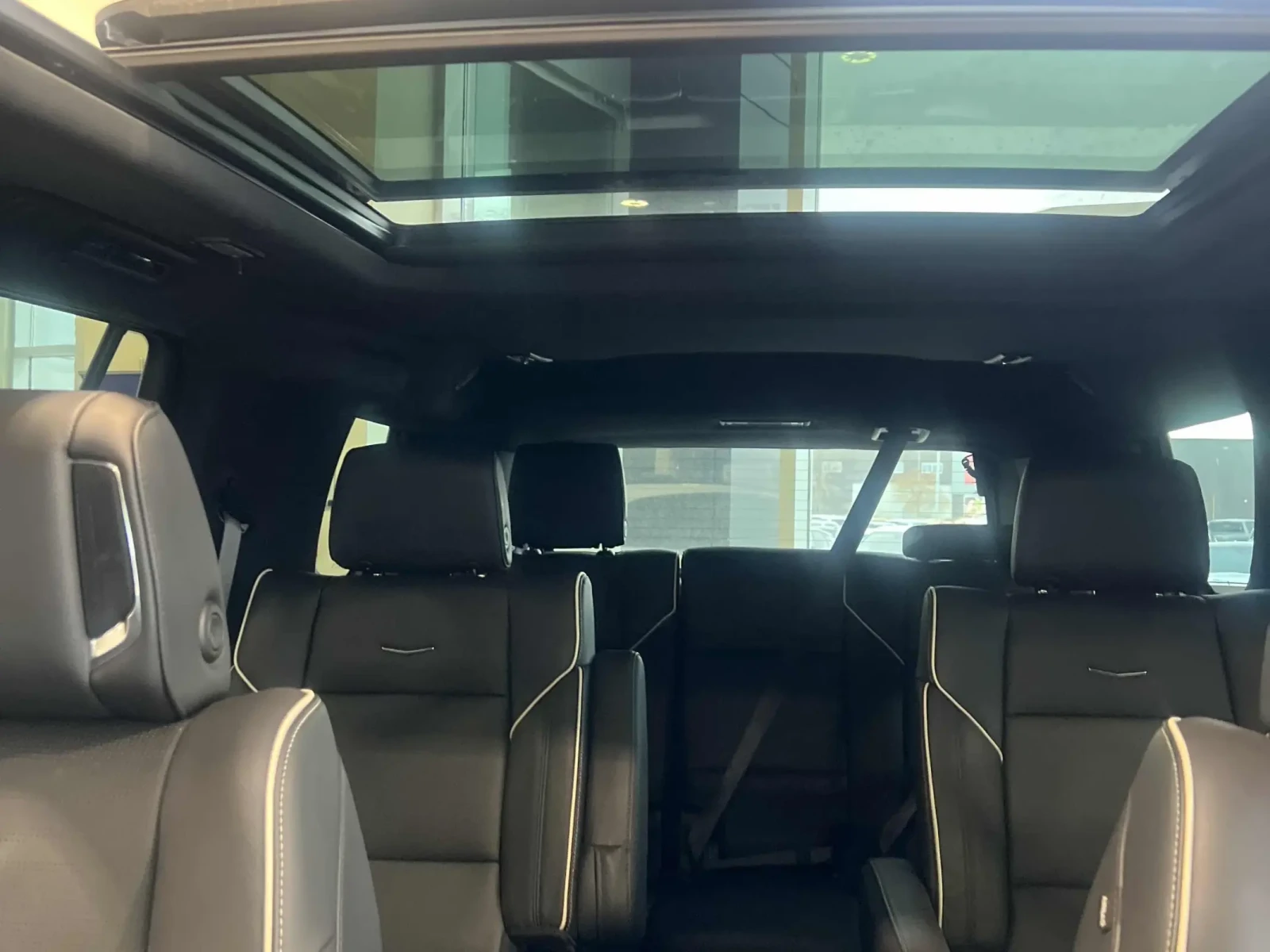 Cadillac Escalade 4WD 4dr Premium Luxury - изображение 9