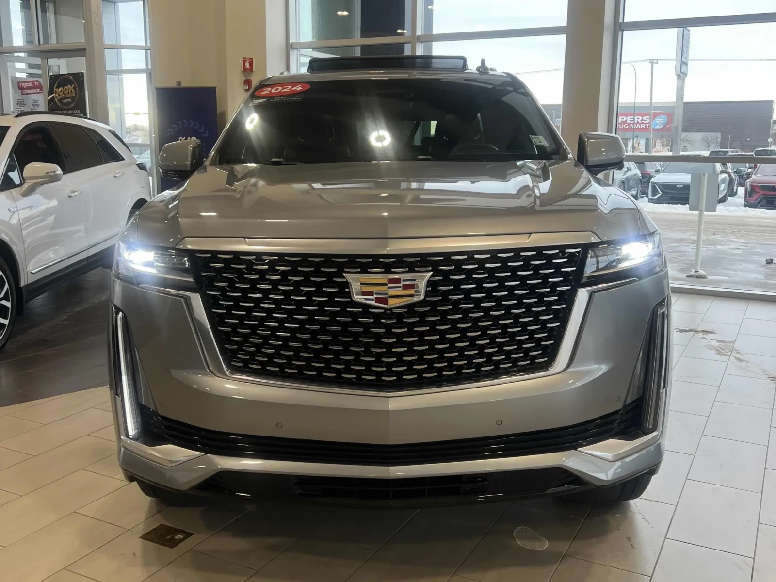 Cadillac Escalade 4WD 4dr Premium Luxury - изображение 4