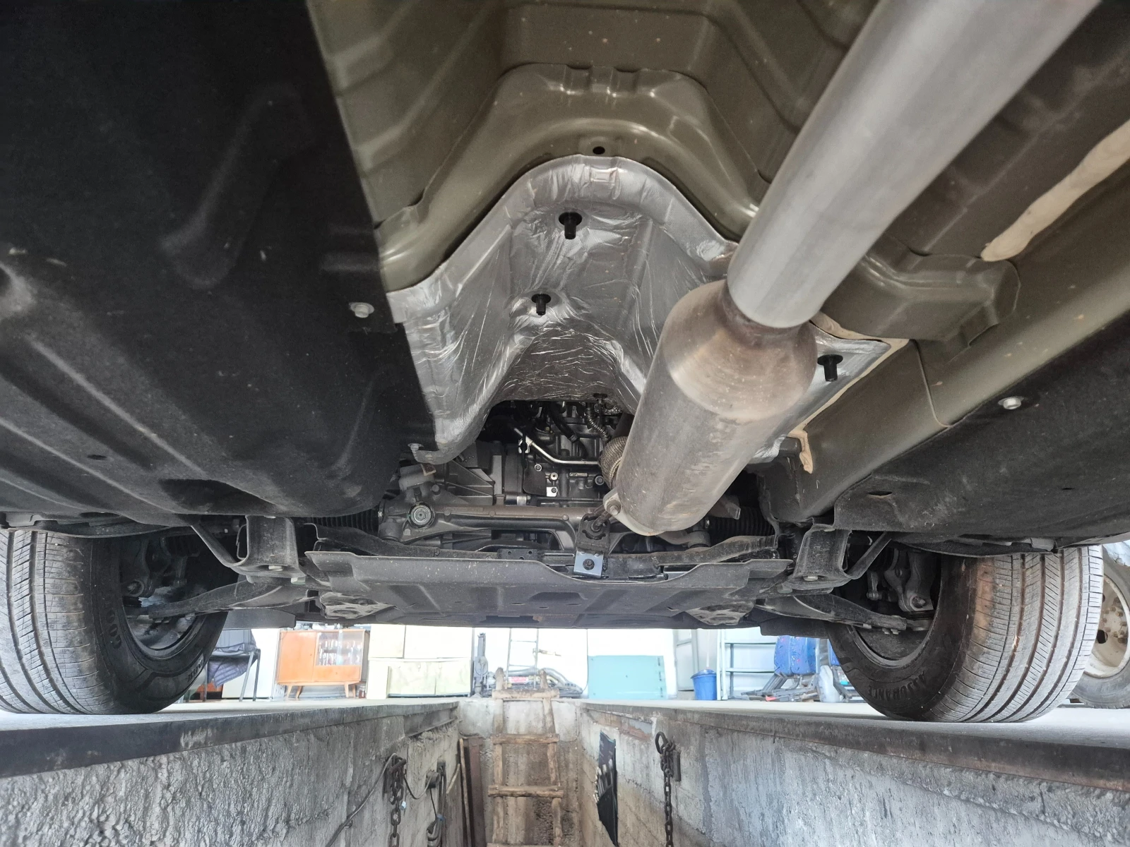 Hyundai Santa fe 2.5i EXCLUSIVE, AWD, (7места), снимка 17 - Автомобили и джипове - 53950135