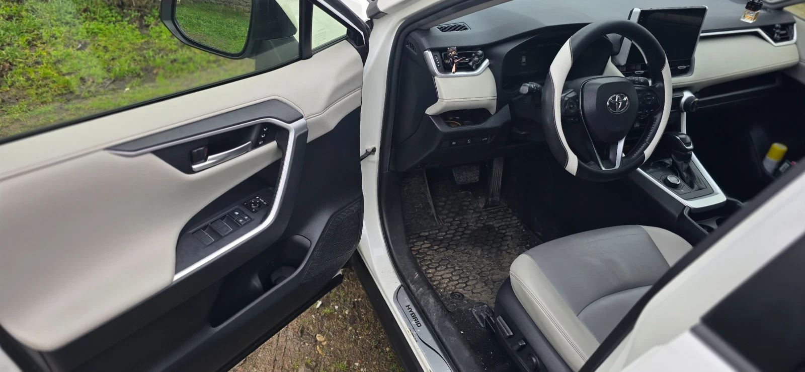 Toyota Rav4 Hybrid 2.5 , снимка 6 - Автомобили и джипове - 55220151