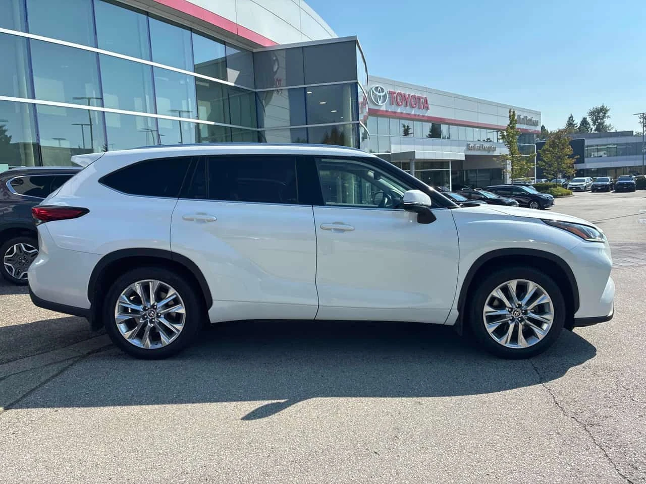 Toyota Highlander Limited / ОБДУХВАНЕ / CAMERA / CARFAX/ АВТОКРЕДИТ, снимка 3 - Автомобили и джипове - 55590952
