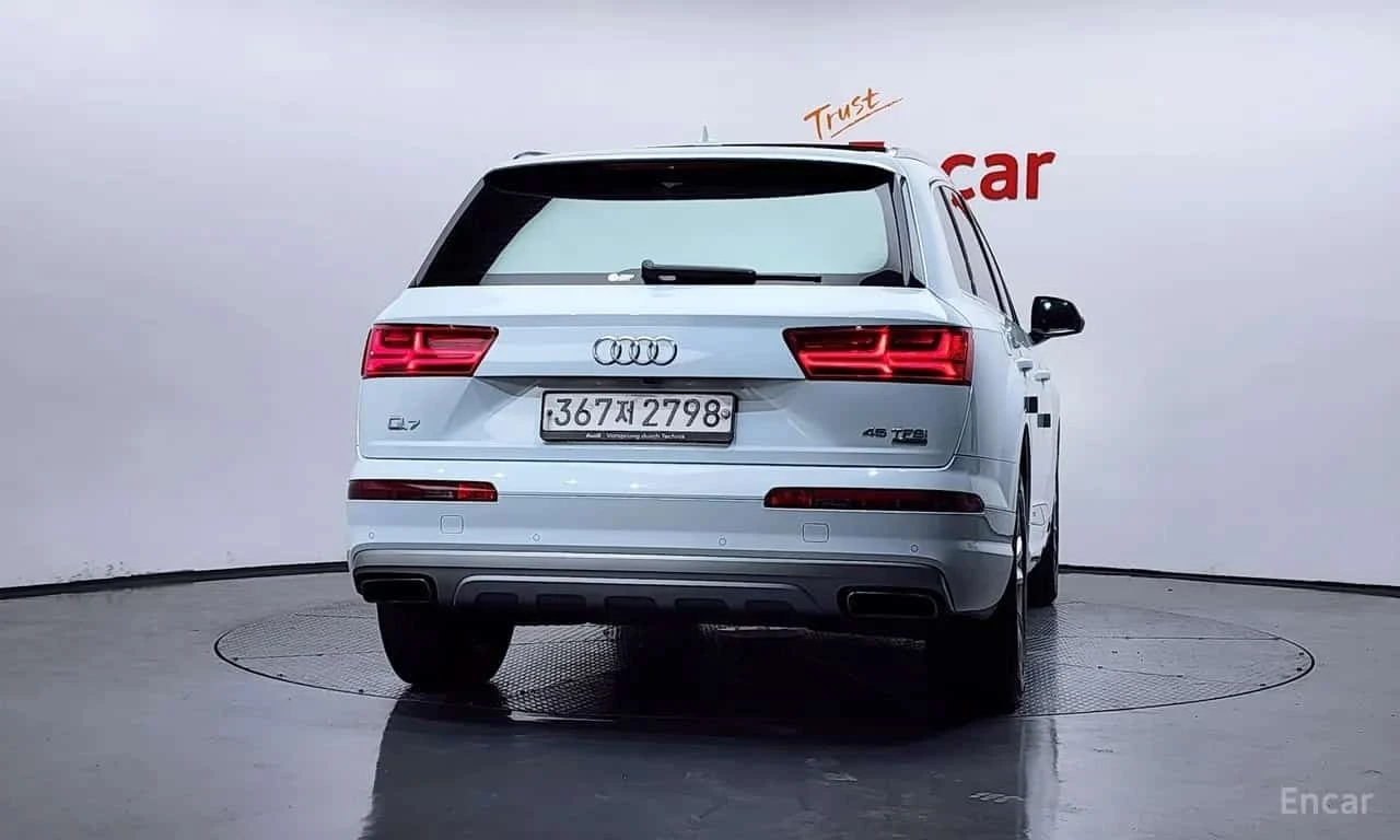 Audi Q7 * 45 TFSI Quattro * КРАЙНА ЦЕНА ДО БЪЛГАРИЯ, снимка 4 - Автомобили и джипове - 55773057