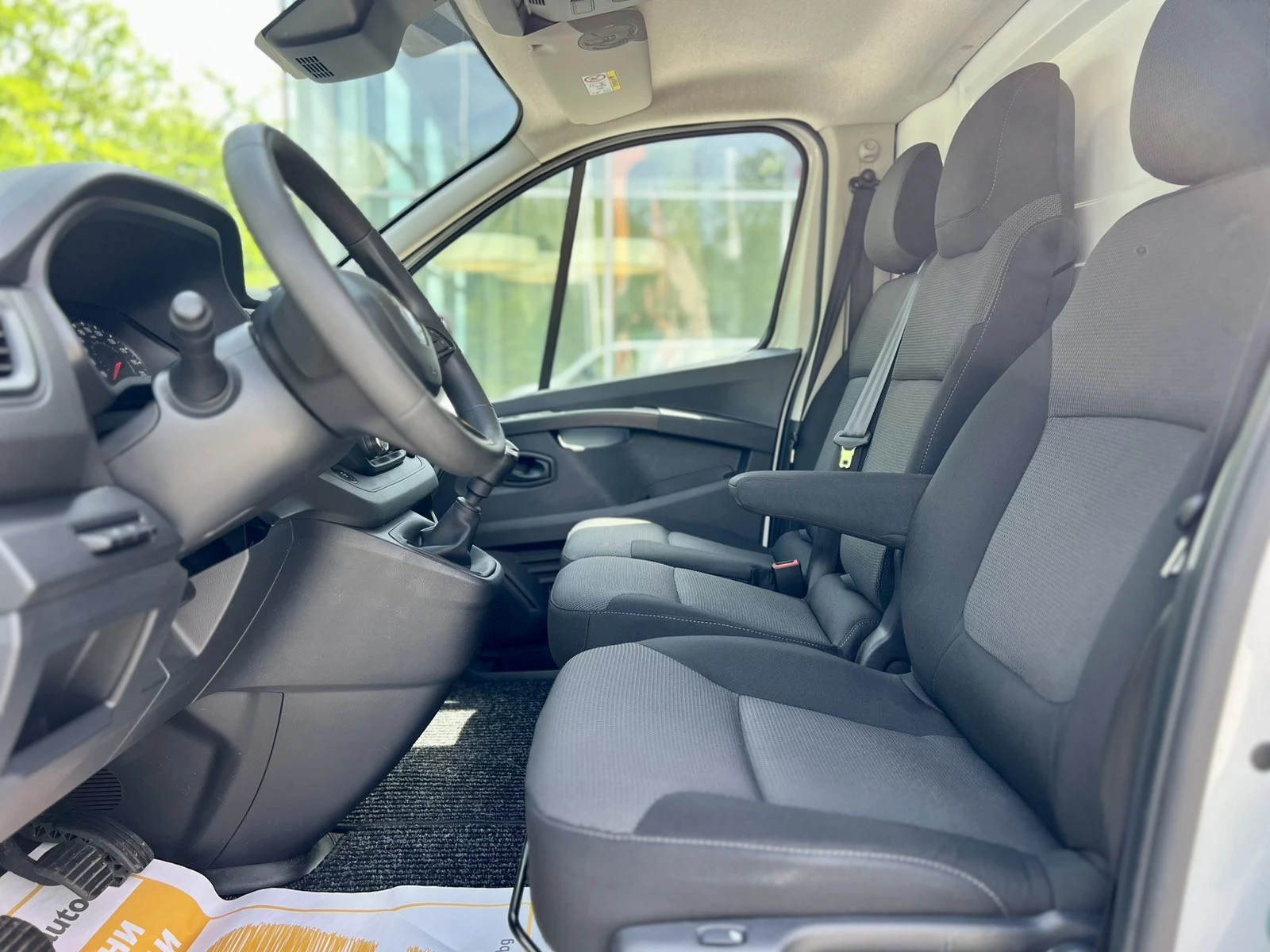 Renault Trafic L2H1 / 2.0 BluedCi / 130 �.�. / LED / ������� | Mobile.bg � ����������� 7