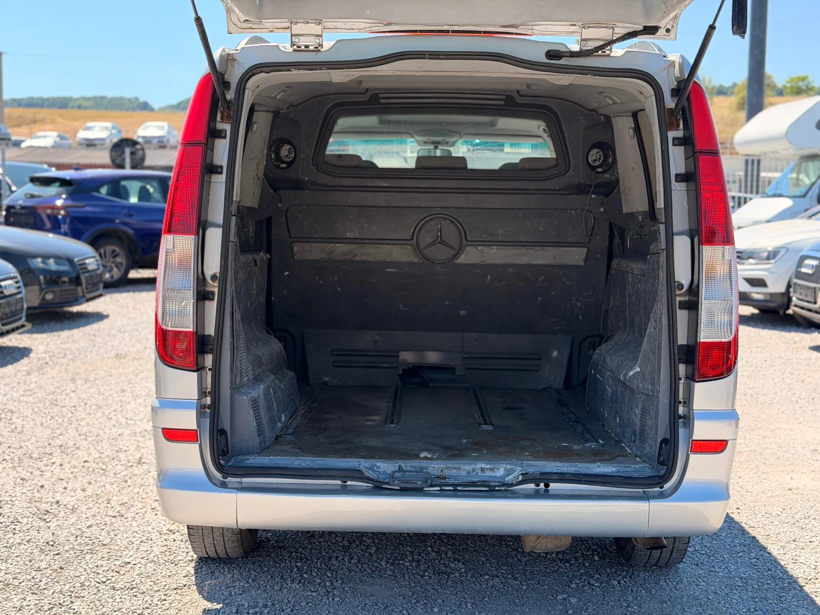 Mercedes-Benz Viano 2.2CDI/ АВТОМАТИК/ 4+ 1, снимка 10 - Бусове и автобуси - 55673494