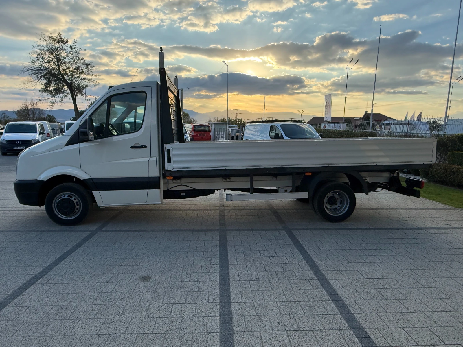 VW Crafter 2.5TDI до 3.5т. 4.30м. Климатроник Euro 5 , снимка 5 - Бусове и автобуси - 56321849