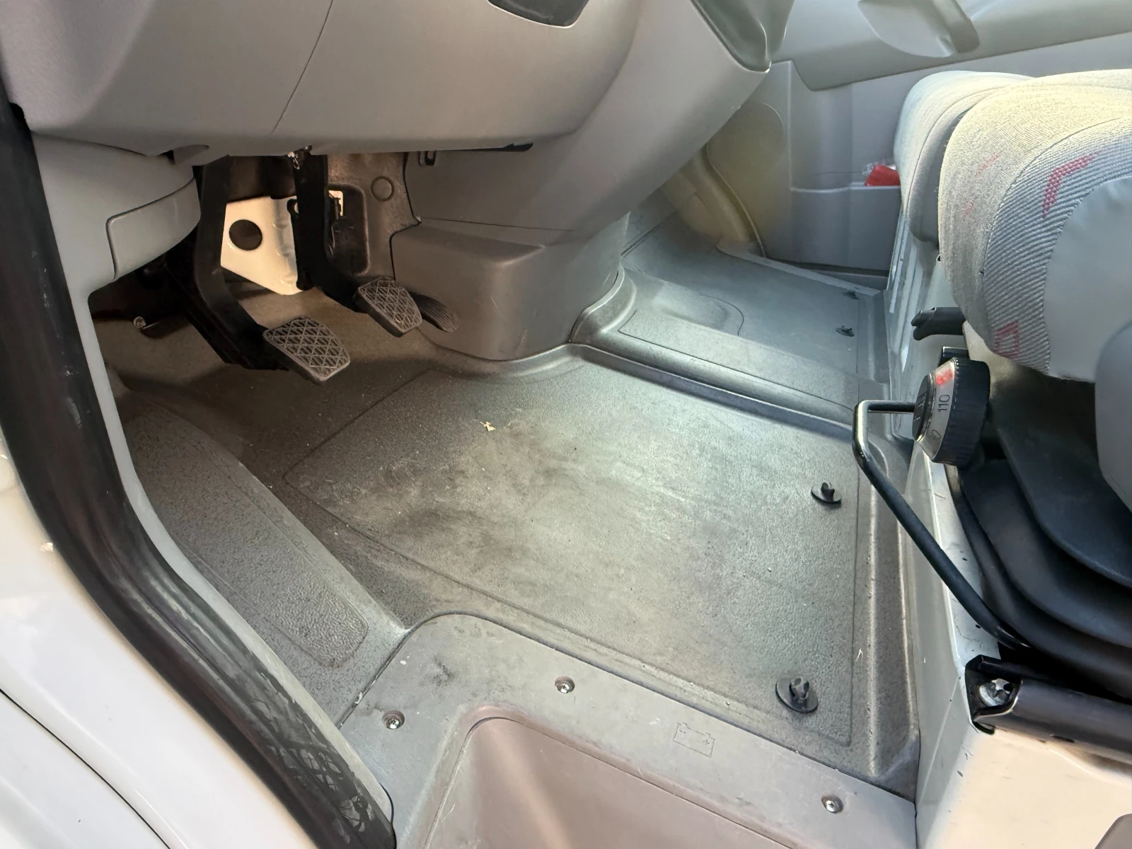 VW Crafter 2.5TDI до 3.5т. 4.30м. Климатроник Euro 5 , снимка 16 - Бусове и автобуси - 56321849