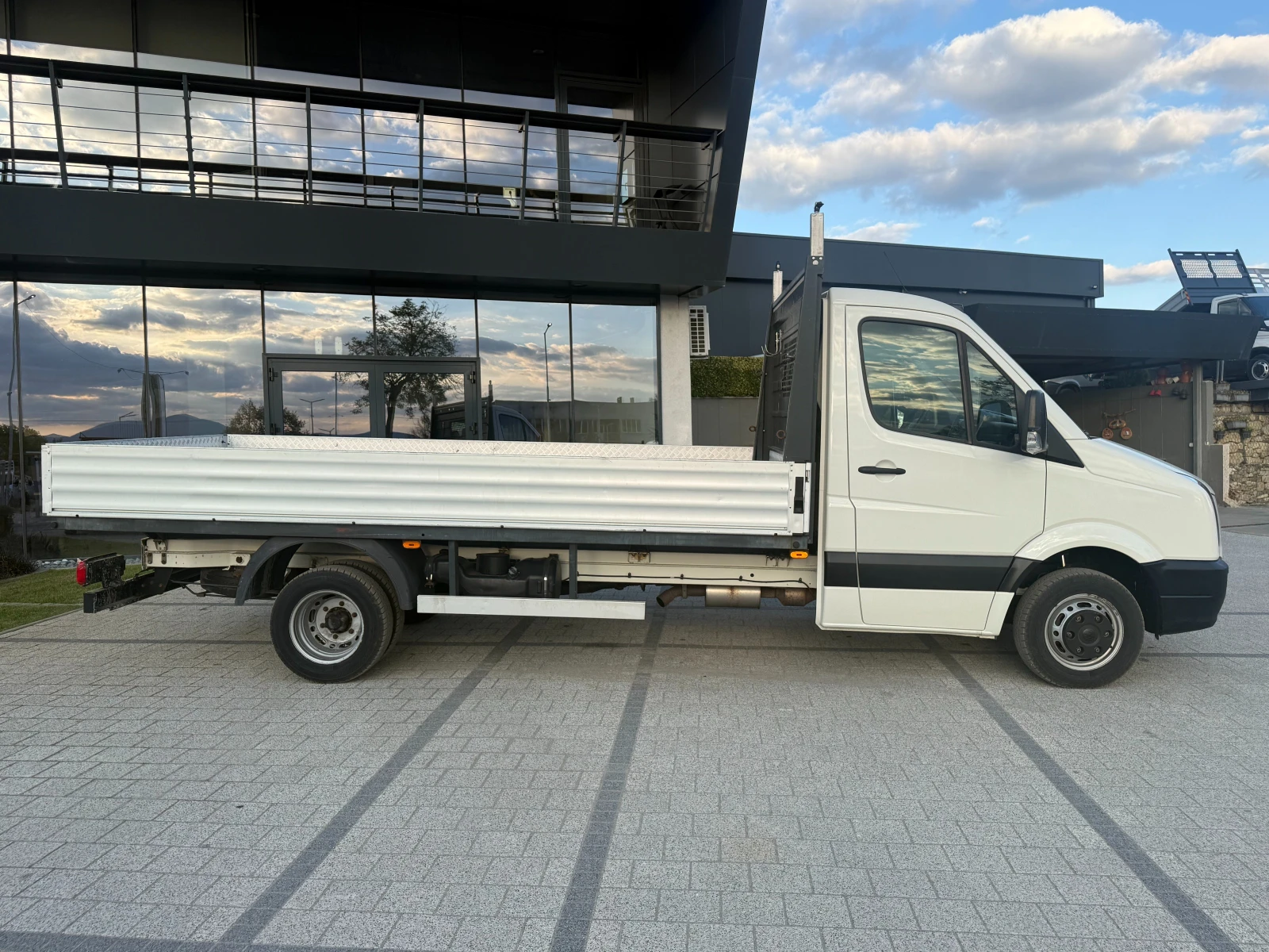 VW Crafter 2.5TDI до 3.5т. 4.30м. Климатроник Euro 5 , снимка 10 - Бусове и автобуси - 56321849