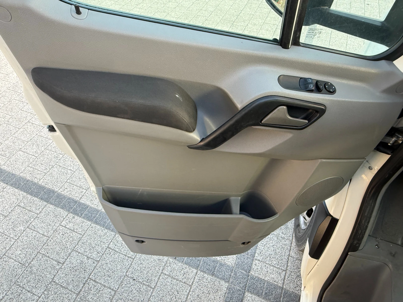 VW Crafter 2.5TDI до 3.5т. 4.30м. Климатроник Euro 5 , снимка 17 - Бусове и автобуси - 56321849
