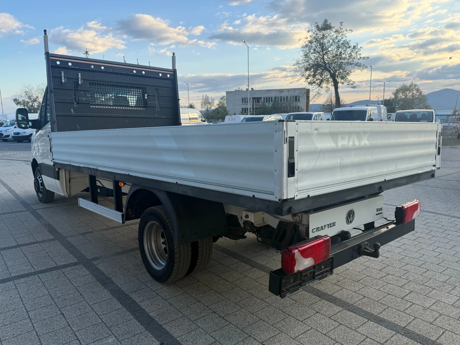 VW Crafter 2.5TDI до 3.5т. 4.30м. Климатроник Euro 5 , снимка 8 - Бусове и автобуси - 56321849