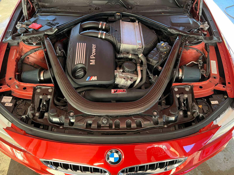 BMW M4 MCARBON CERAMIC BRAKES INJEN INTAKE Цената е с ДДС, снимка 13 - Автомобили и джипове - 41987883