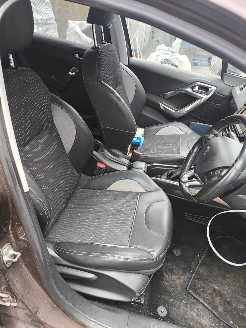 Peugeot 2008 1.2i,1.2t,1.6hdi, снимка 16 - Автомобили и джипове - 44699408