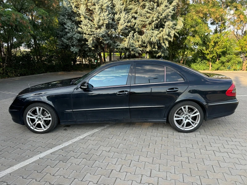 Mercedes-Benz E 220 Avangard, снимка 9 - Автомобили и джипове - 49377311