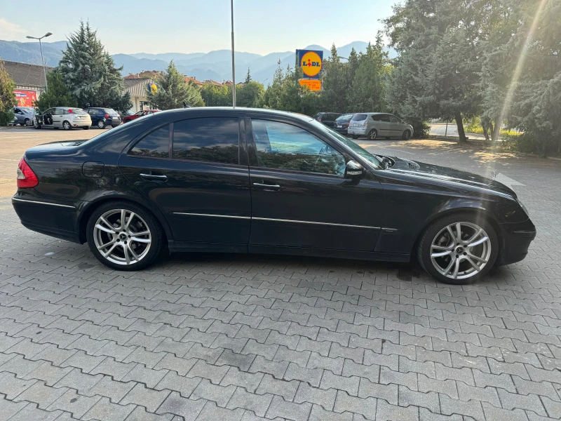 Mercedes-Benz E 220 Avangard, снимка 10 - Автомобили и джипове - 49377311