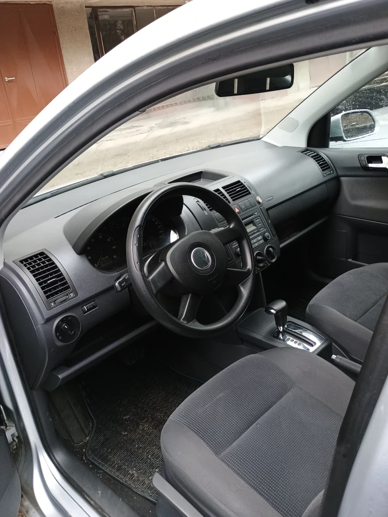 VW Polo N, снимка 10 - Автомобили и джипове - 48628064