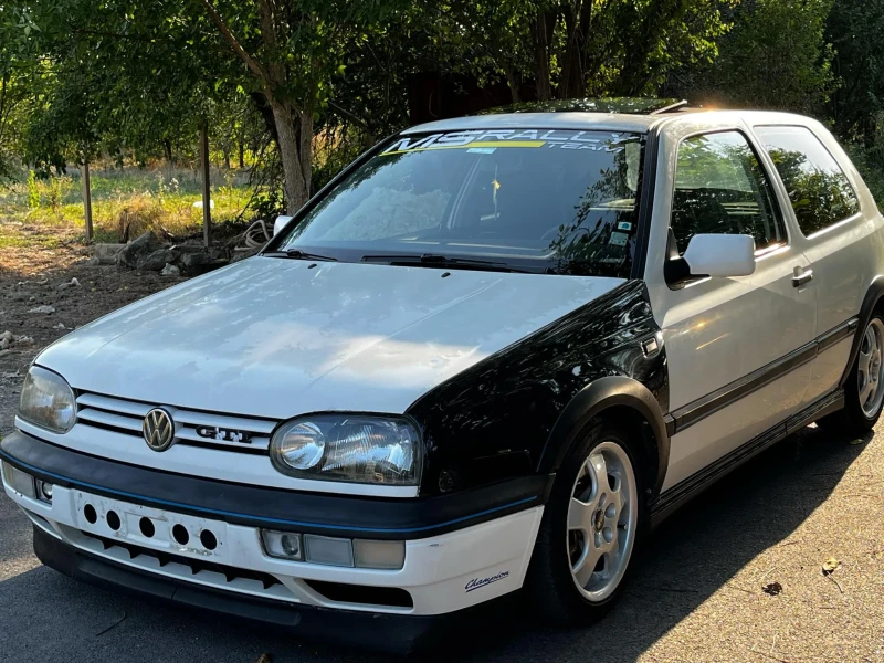 VW Golf, снимка 1 - Автомобили и джипове - 49306790