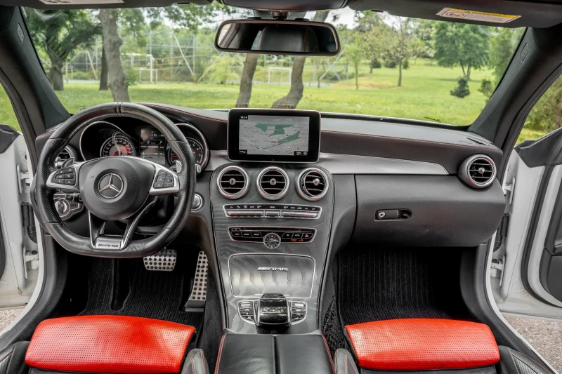 Mercedes-Benz C 63 AMG, снимка 9 - Автомобили и джипове - 52298464