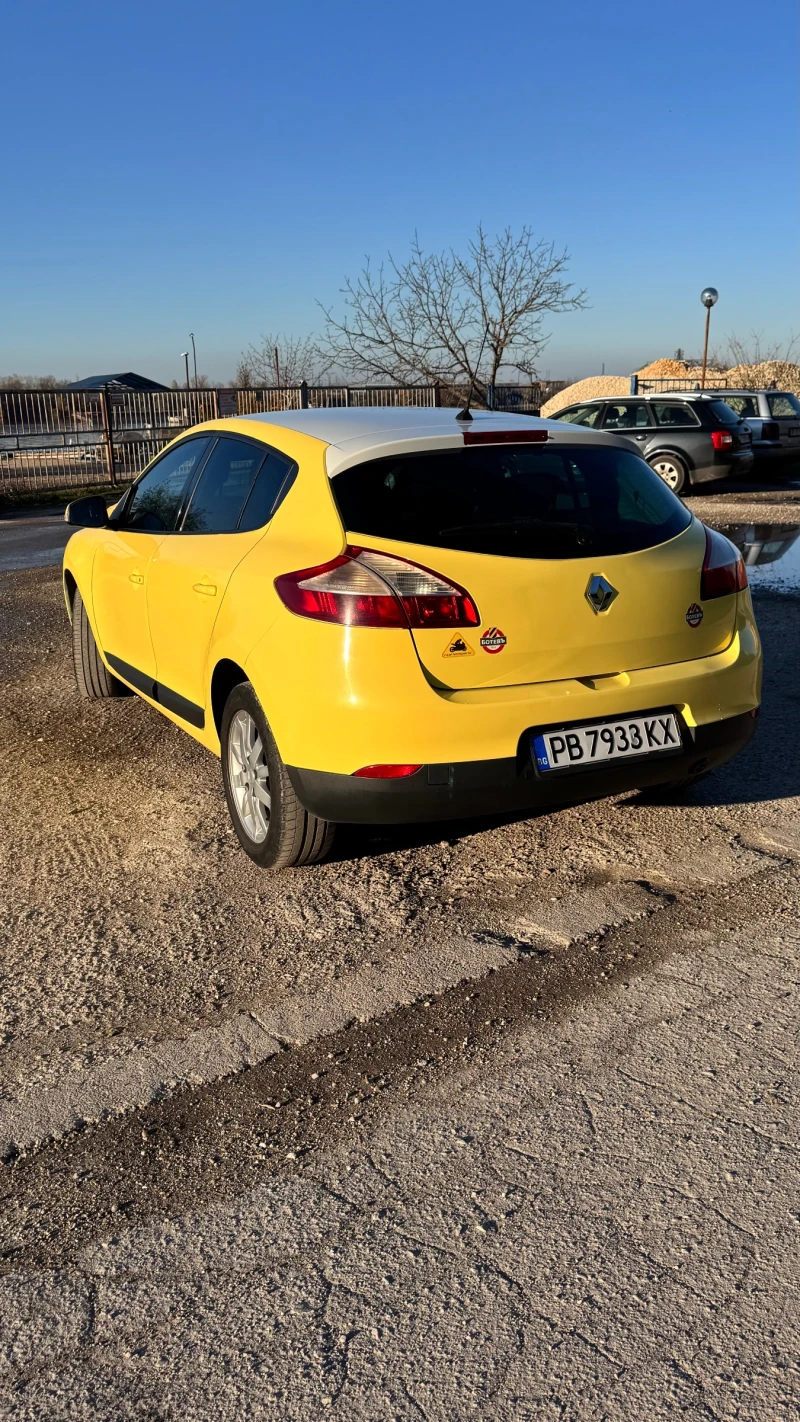 Renault Megane 1.6, снимка 8 - Автомобили и джипове - 52588324