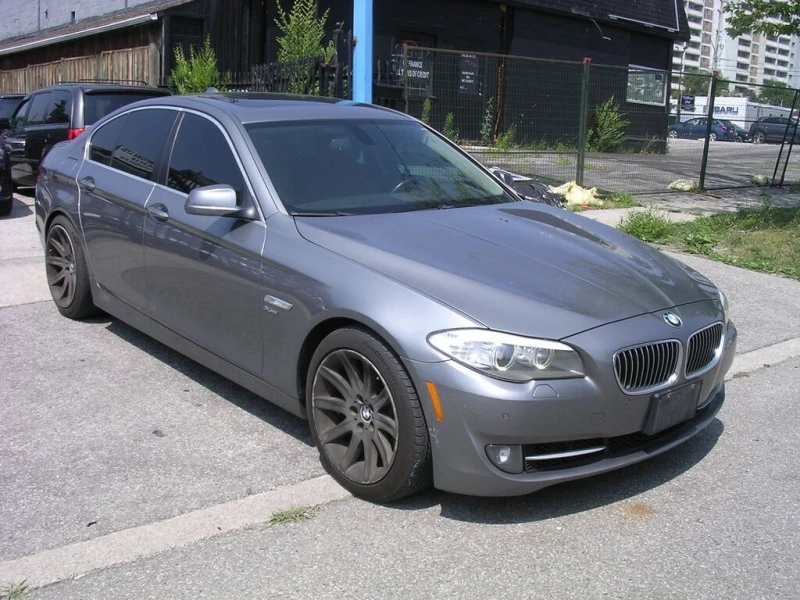 BMW 535 * 4dr Sdn 535i xDrive AWD CLEAN CARFAX * CARFAX * , снимка 2 - Автомобили и джипове - 52870610