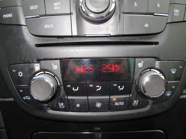 Opel Insignia LED/KOJA/PODGREV, снимка 12 - Автомобили и джипове - 53656798