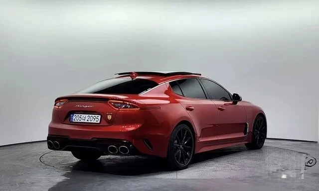 Kia Stinger 3.3 t 2WD cam360* Обдухване, disiTron, HeadUp, снимка 2 - Автомобили и джипове - 54897776
