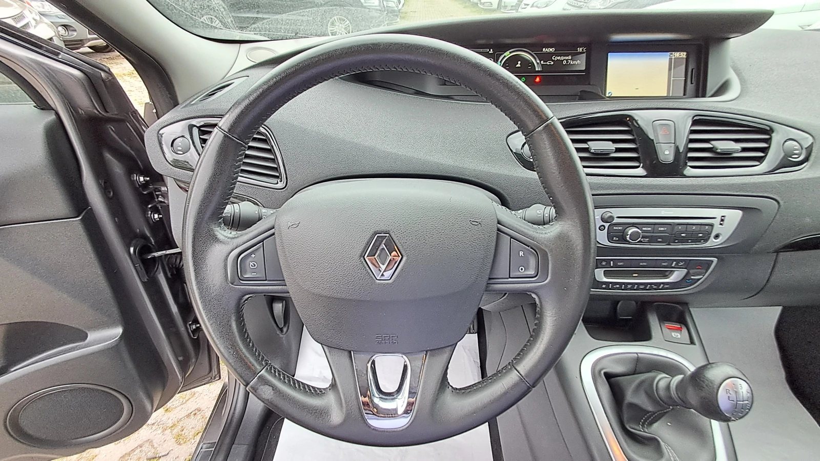 Renault Grand scenic FULL РЕАЛ КМ ИЗКЛЮЧИТЕЛЕН 7-МЕСТА СЕРВИ КНИЖ УНИКТ, снимка 9 - Автомобили и джипове - 7909209