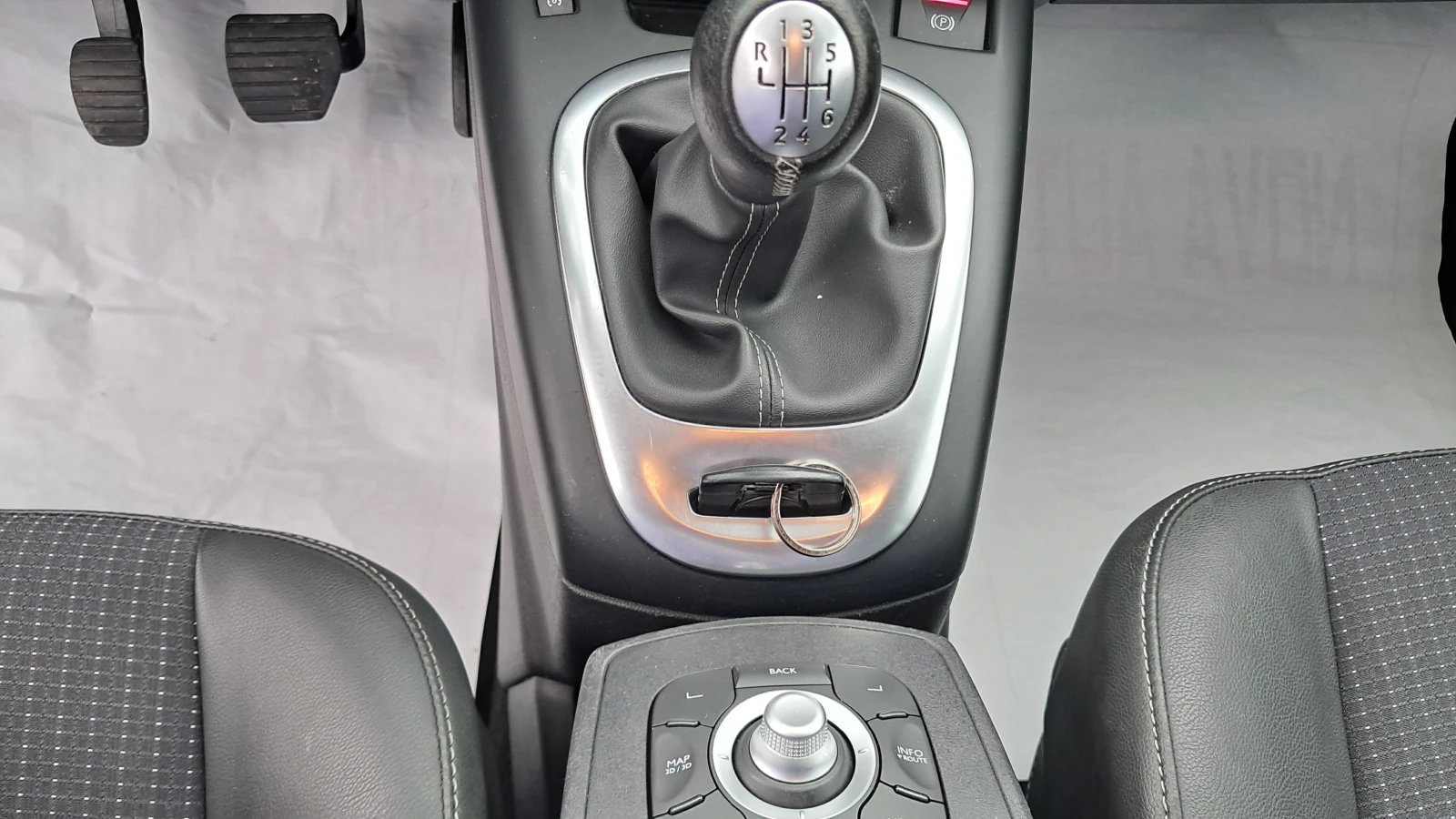 Renault Grand scenic FULL РЕАЛ КМ ИЗКЛЮЧИТЕЛЕН 7-МЕСТА СЕРВИ КНИЖ УНИКТ, снимка 11 - Автомобили и джипове - 7909209