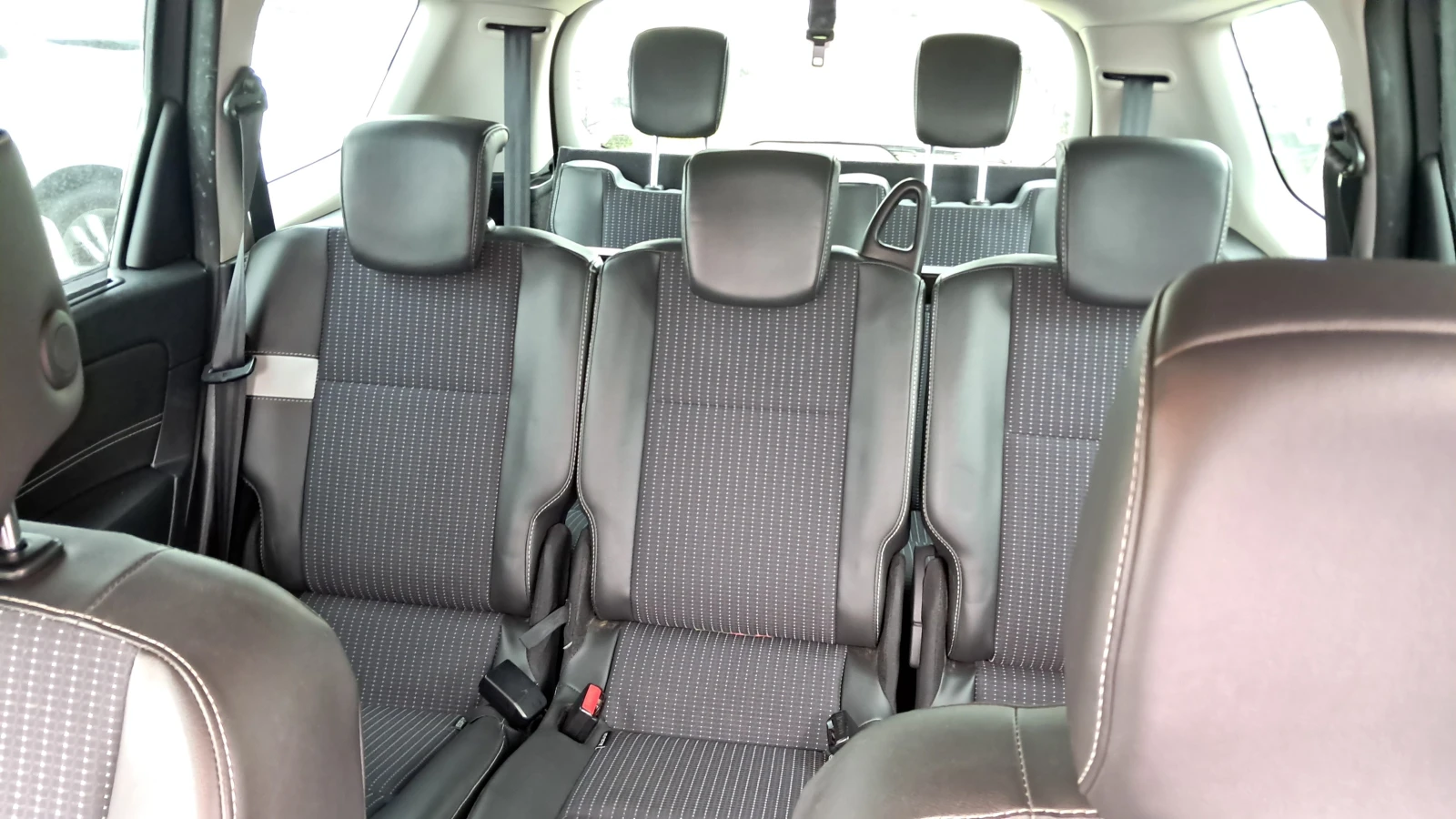 Renault Grand scenic FULL РЕАЛ КМ ИЗКЛЮЧИТЕЛЕН 7-МЕСТА СЕРВИ КНИЖ УНИКТ, снимка 16 - Автомобили и джипове - 7909209