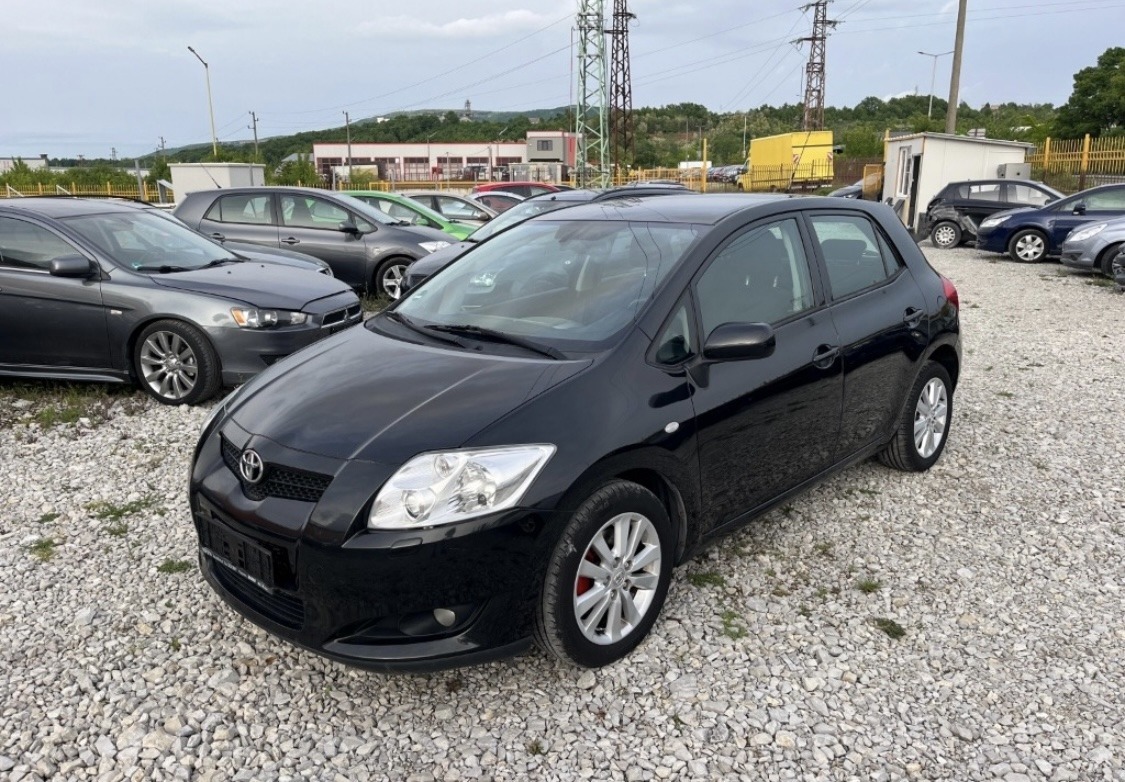 Toyota Auris 2.0-126кс - изображение 3